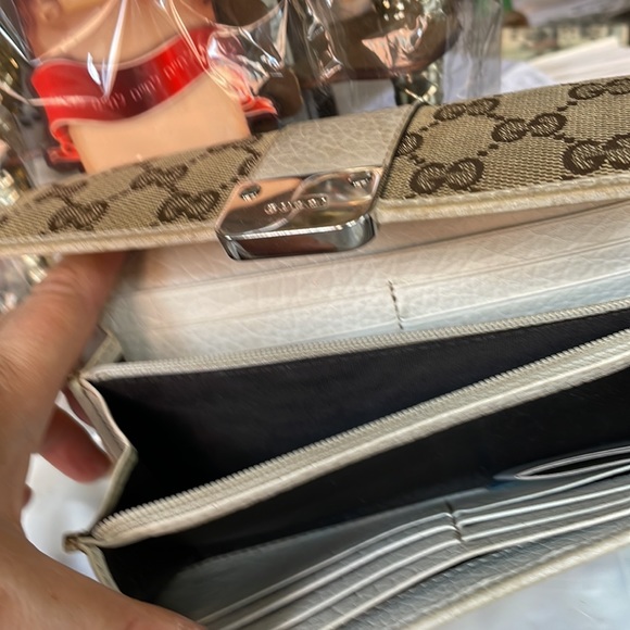 GUCCI VINTAGE SIGNATURE WALLET BLACK FRIDAY SPECIAL (FREE GIFT 🎁 FOR ONE WEEK ) - Picture 2 of 9